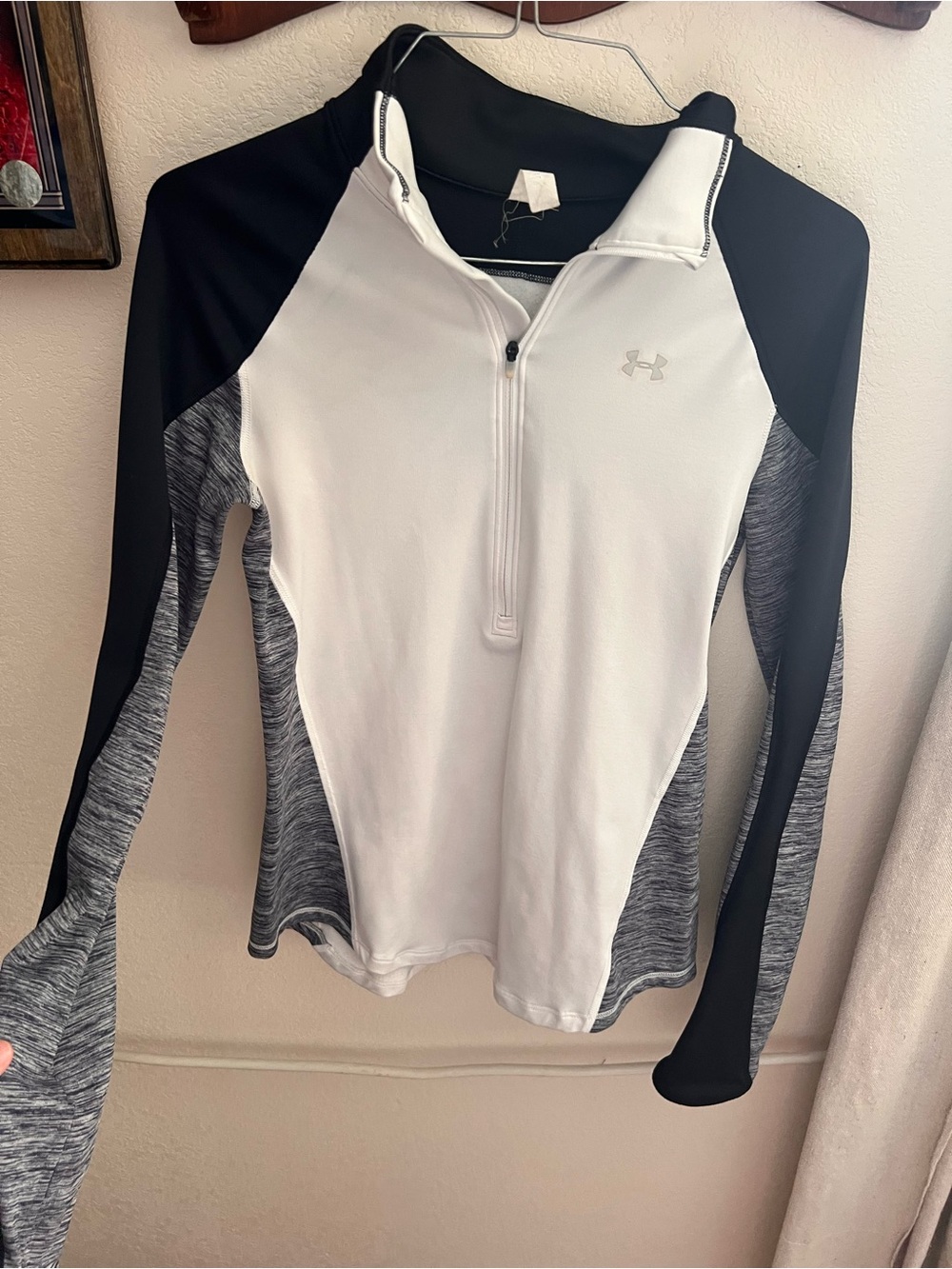 Under Armour White Black & Gray Women’s Quarter-Zip Performance Top